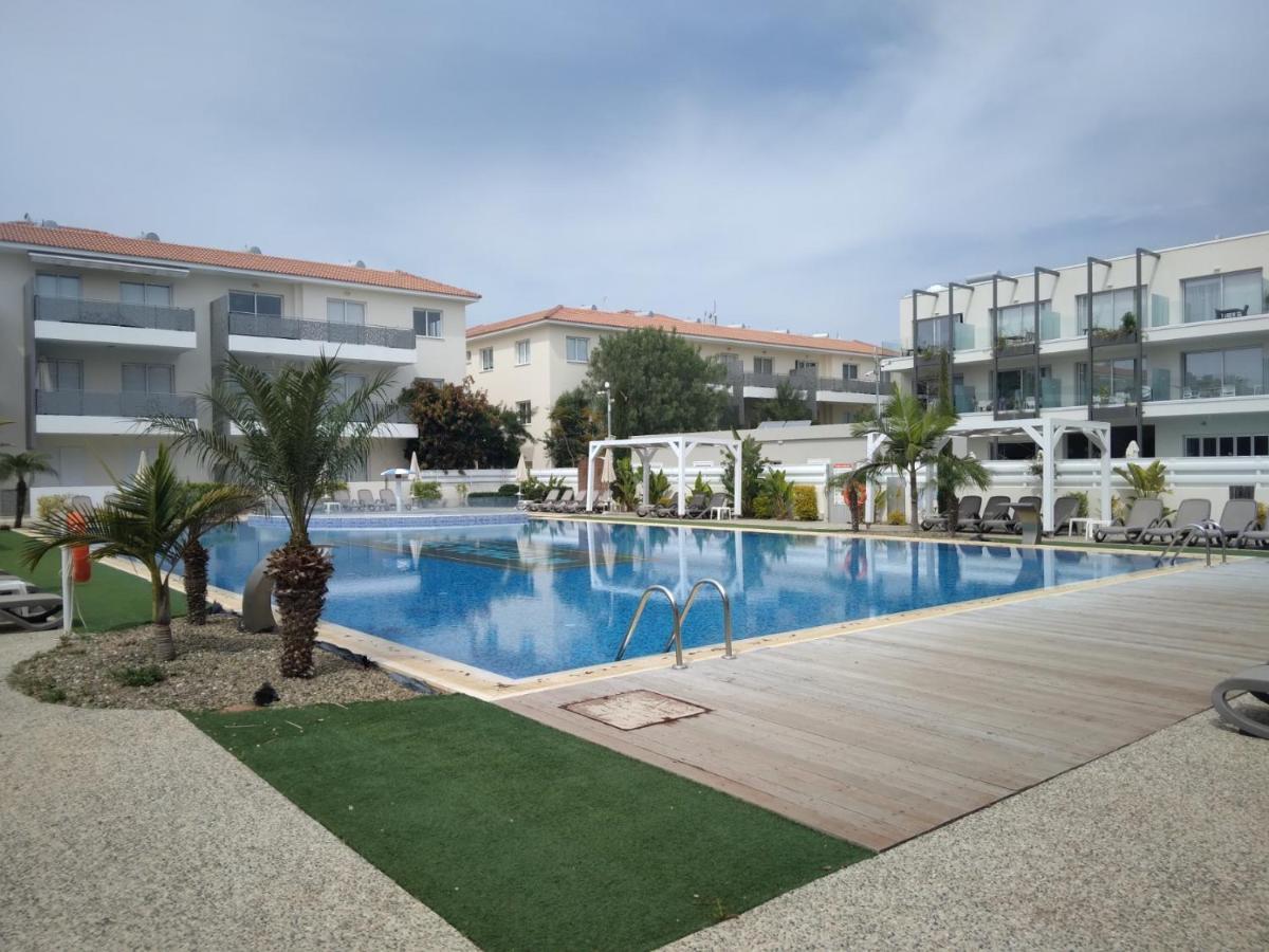 Sweet Retreat Apartment Paralimni Ngoại thất bức ảnh